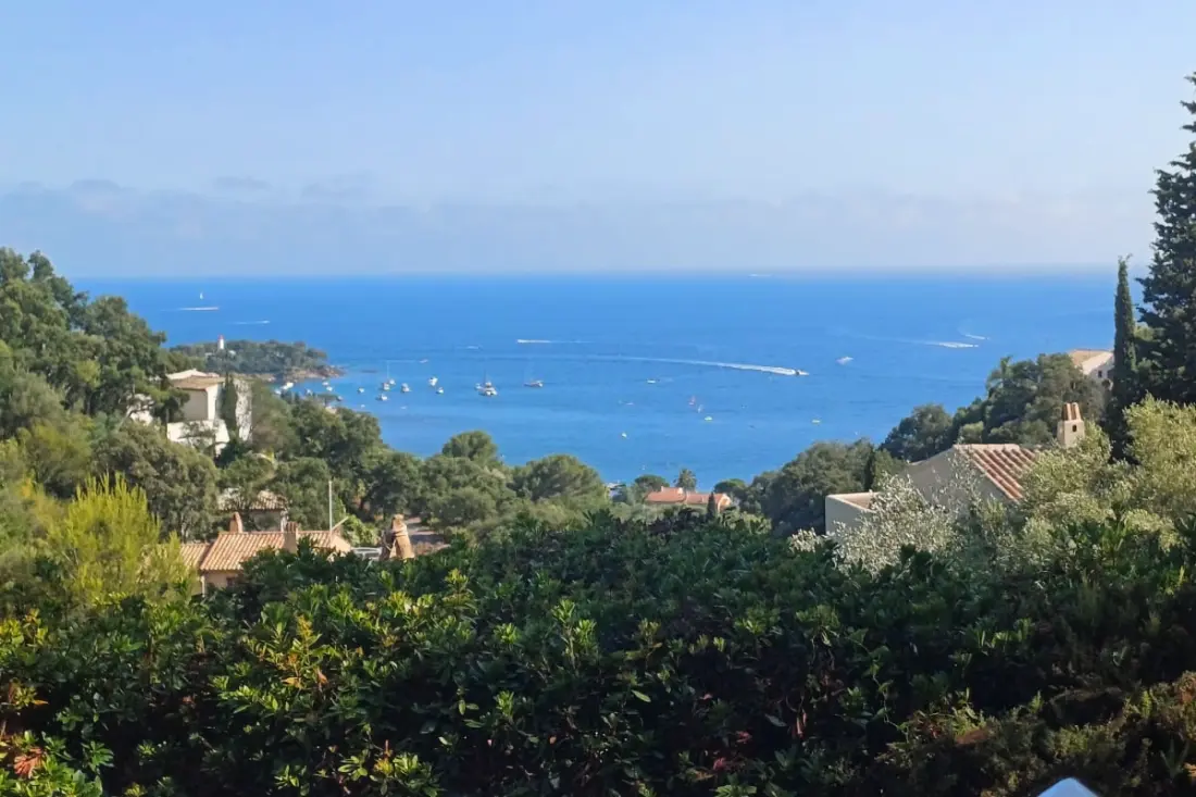 Villa Familiale Dans Un Domaine Arboré Proche Mer