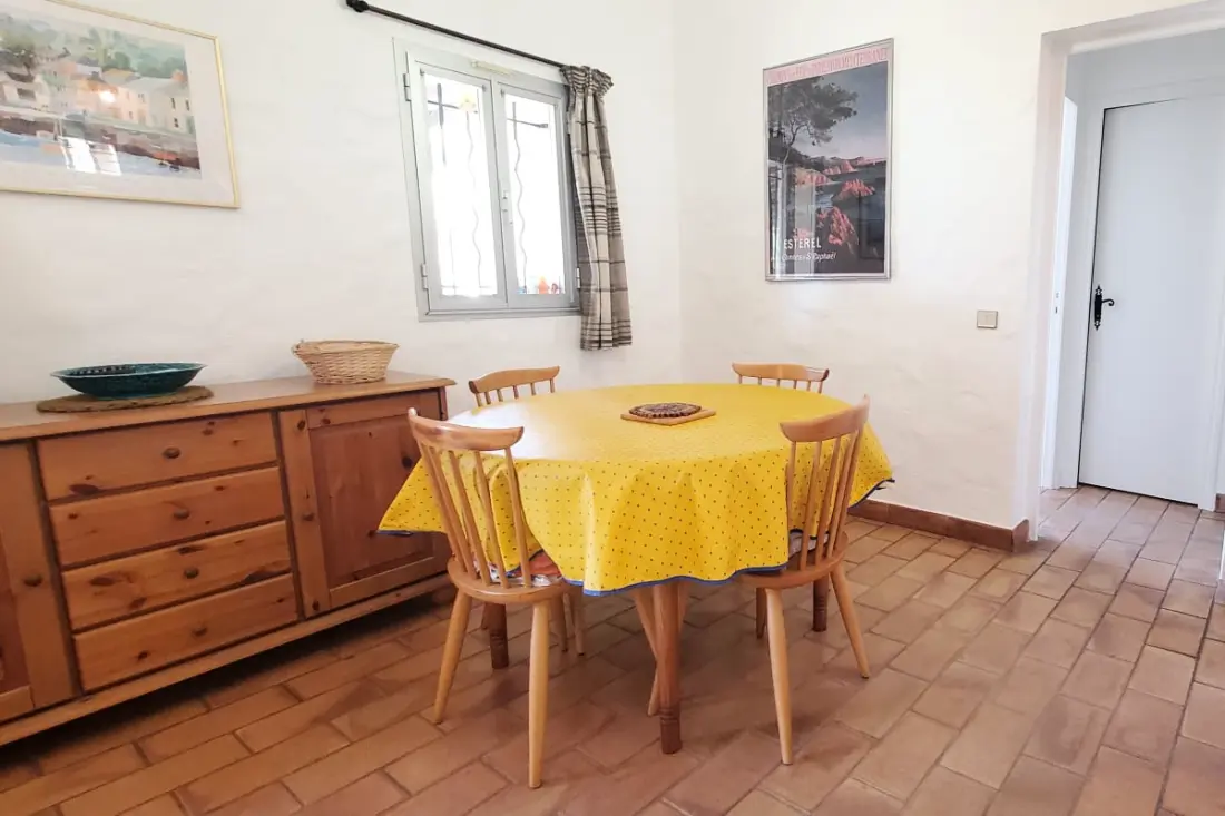 Maison Spacieuse Avec Piscine Proche De La Mer