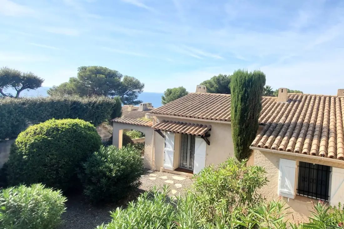 Maison Spacieuse Avec Piscine Proche De La Mer