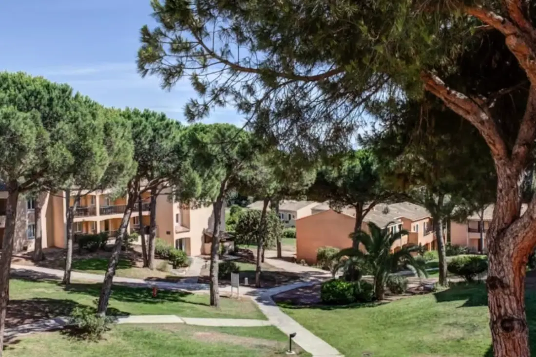 Studio à Saint-raphaël Avec Piscine &amp; Tennis