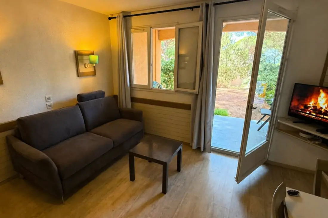 Studio à Saint-raphaël Avec Piscine &amp; Tennis