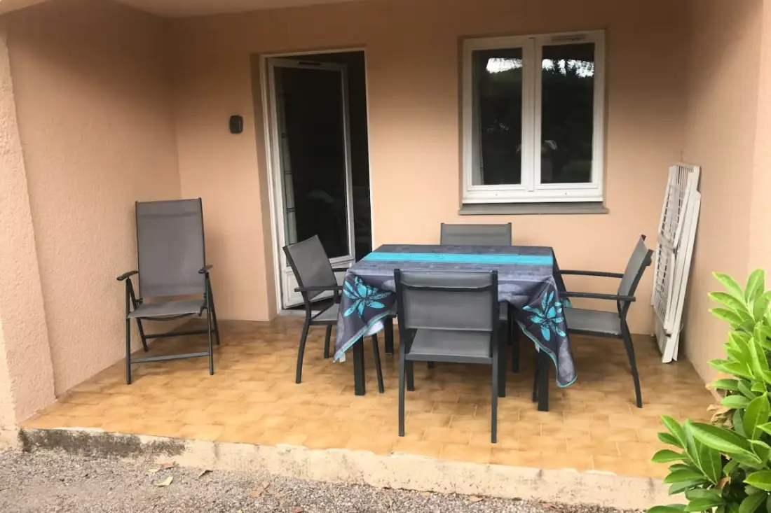 Studio à Saint-raphaël Avec Piscine &amp; Tennis