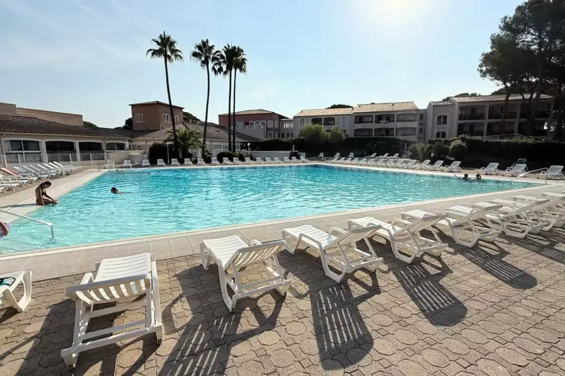 Studio à Saint-raphaël Avec Piscine &amp; Tennis