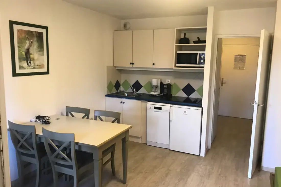 Studio à Saint-raphaël Avec Piscine &amp; Tennis