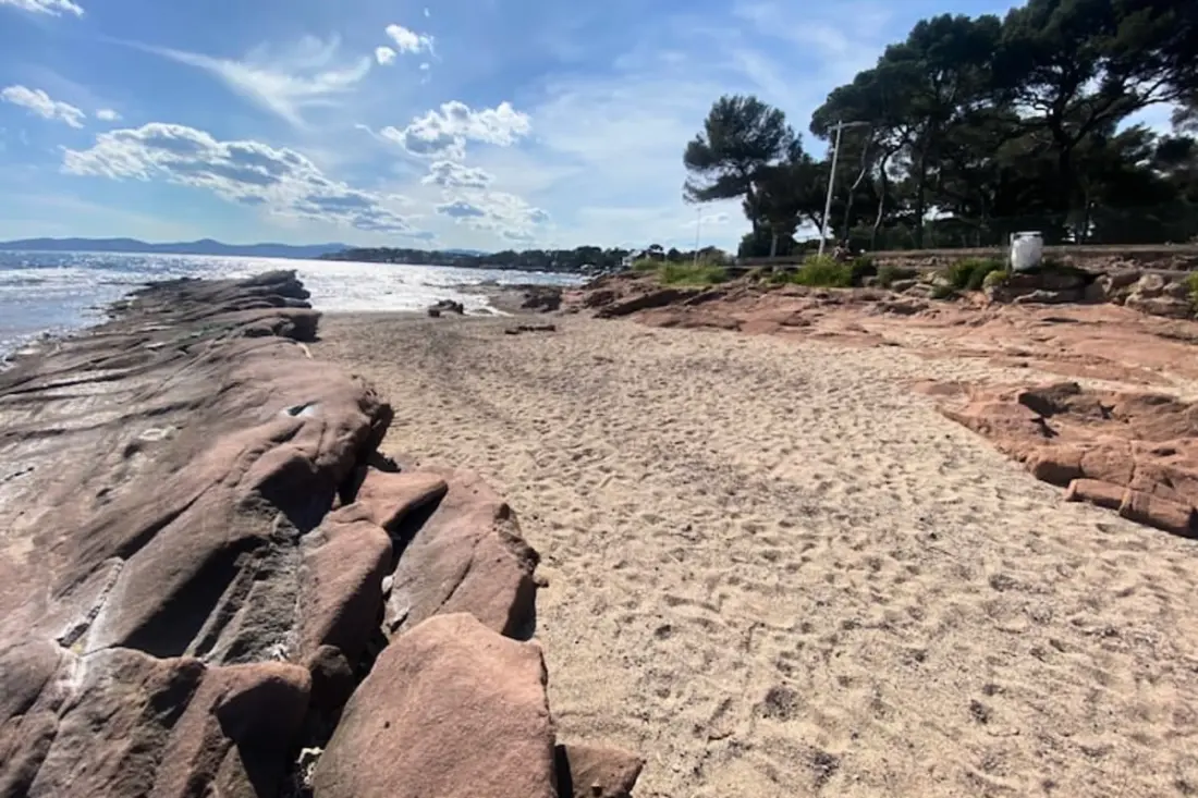 Studio Climatisé Avec Baclon à Saint Raphaël
