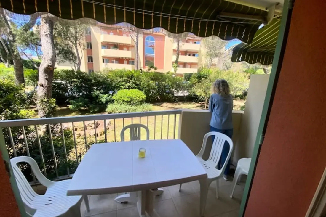 Studio Climatisé Avec Baclon à Saint Raphaël