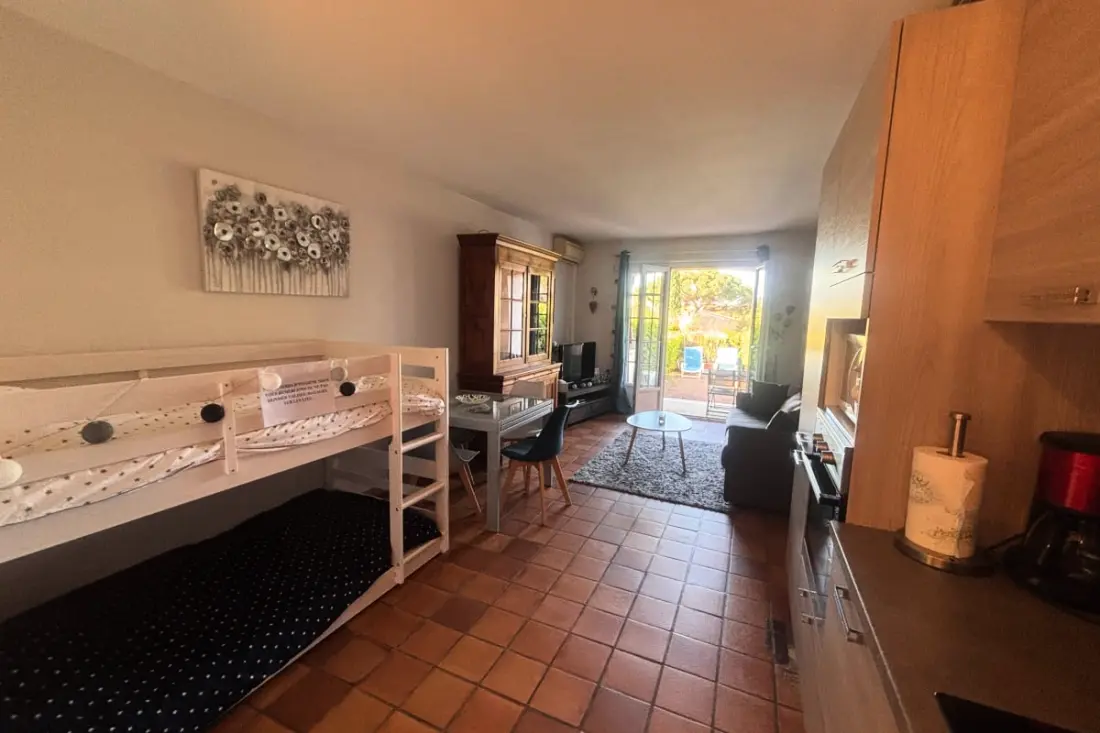 Studio De Jardin Avec Terrasse à 600 M Du Port