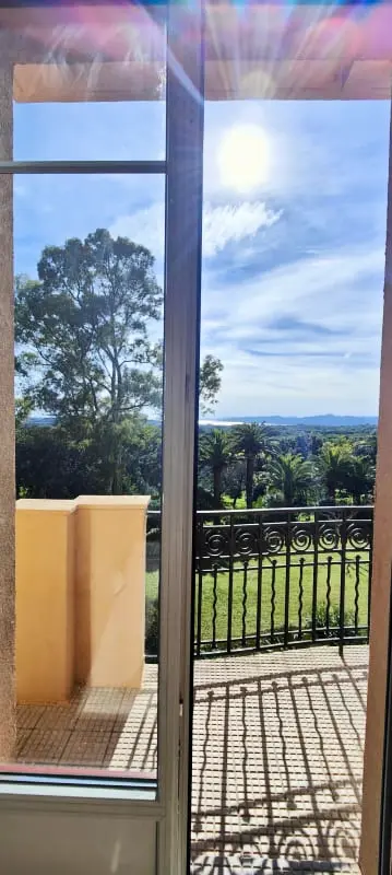 T3 Spacieux Avec Balcon - Très Belle Vue Mer