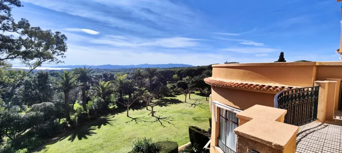 T3 Spacieux Avec Balcon - Très Belle Vue Mer