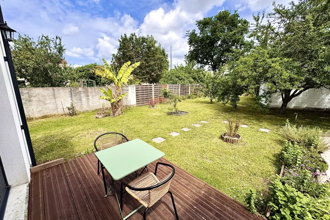 Maison Lumineuse Avec Jardin