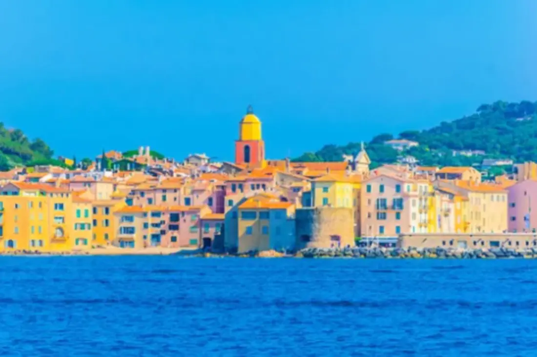 Centre St-tropez • 92 M2 • Parking Privé