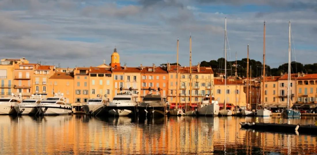 Centre St-tropez • 92 M2 • Parking Privé