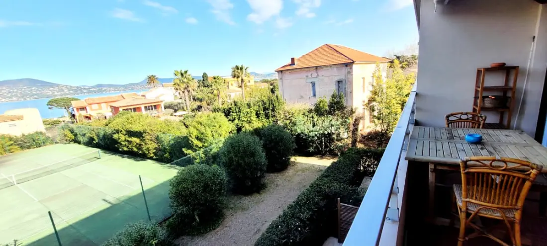 Voir Le Golfe De Saint-tropez De Son Salon.