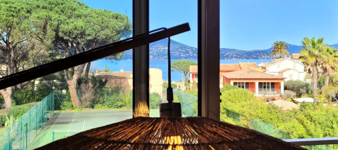 Voir Le Golfe De Saint-tropez De Son Salon.