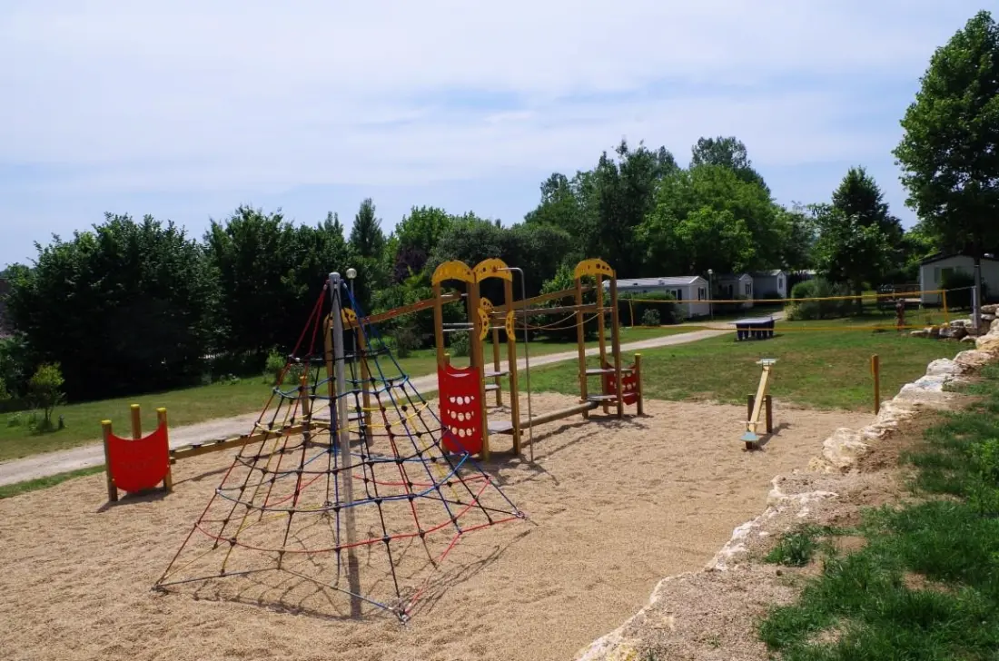 Flower Camping Le Tiradou 3 étoiles★★★