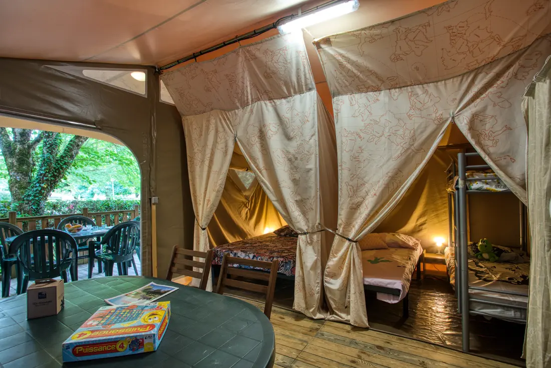 Flower Camping Le Tiradou 3 étoiles★★★