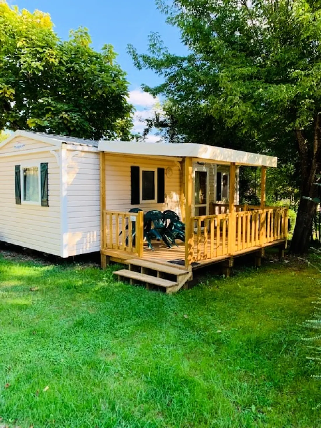 Flower Camping Le Tiradou 3 étoiles★★★