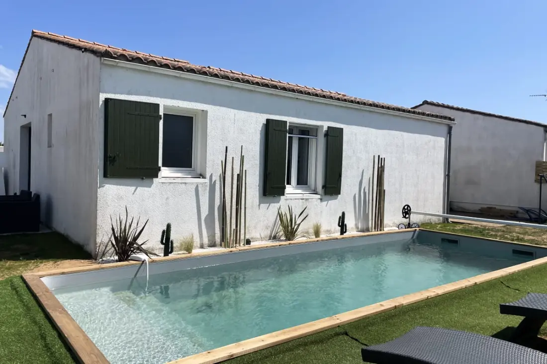 Maison Avec Jardin Et Piscine à Sainte Marie De Ré