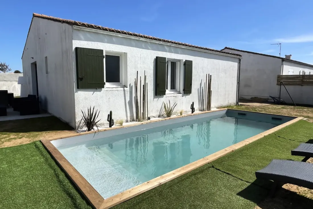 Maison Avec Jardin Et Piscine à Sainte Marie De Ré