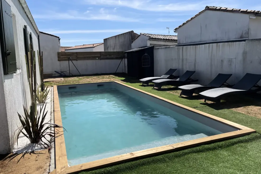 Maison Avec Jardin Et Piscine à Sainte Marie De Ré