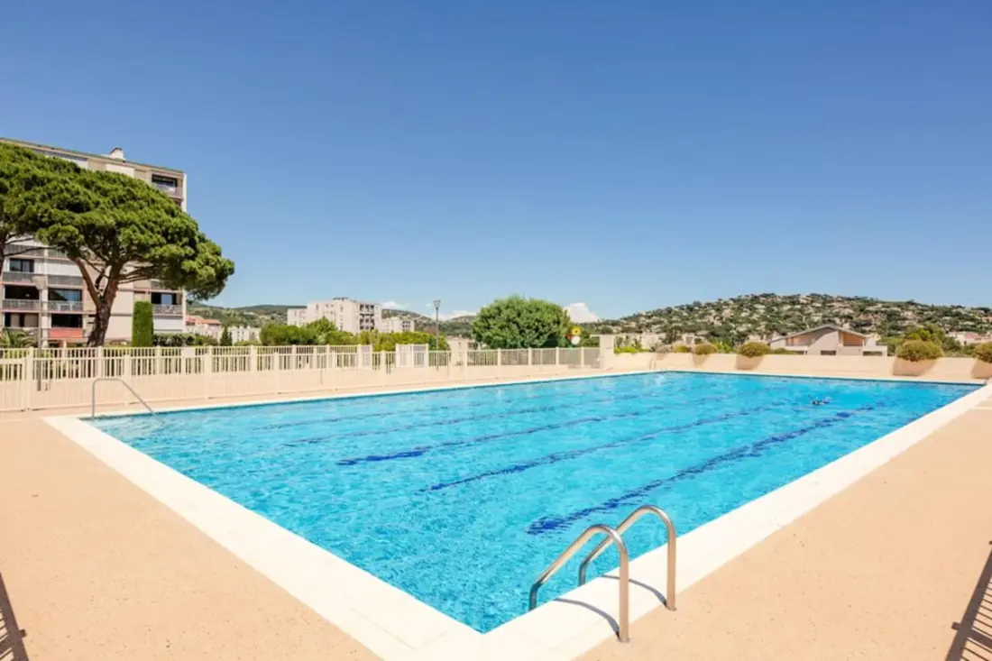 Appartement à Sainte-maxime : Piscine Et Tennis