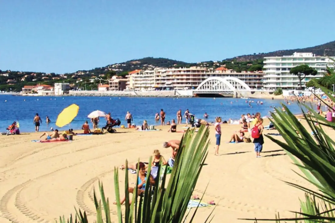 T2 Calme Avec Terrasse • Proche Centre Et Plage