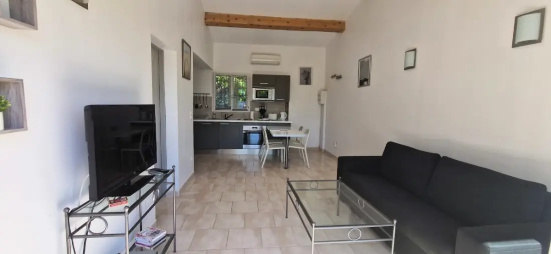T2 Calme Avec Terrasse • Proche Centre Et Plage