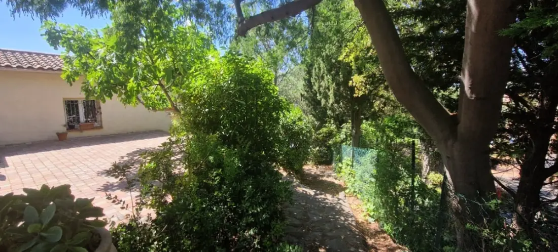 T2 Calme Avec Terrasse • Proche Centre Et Plage