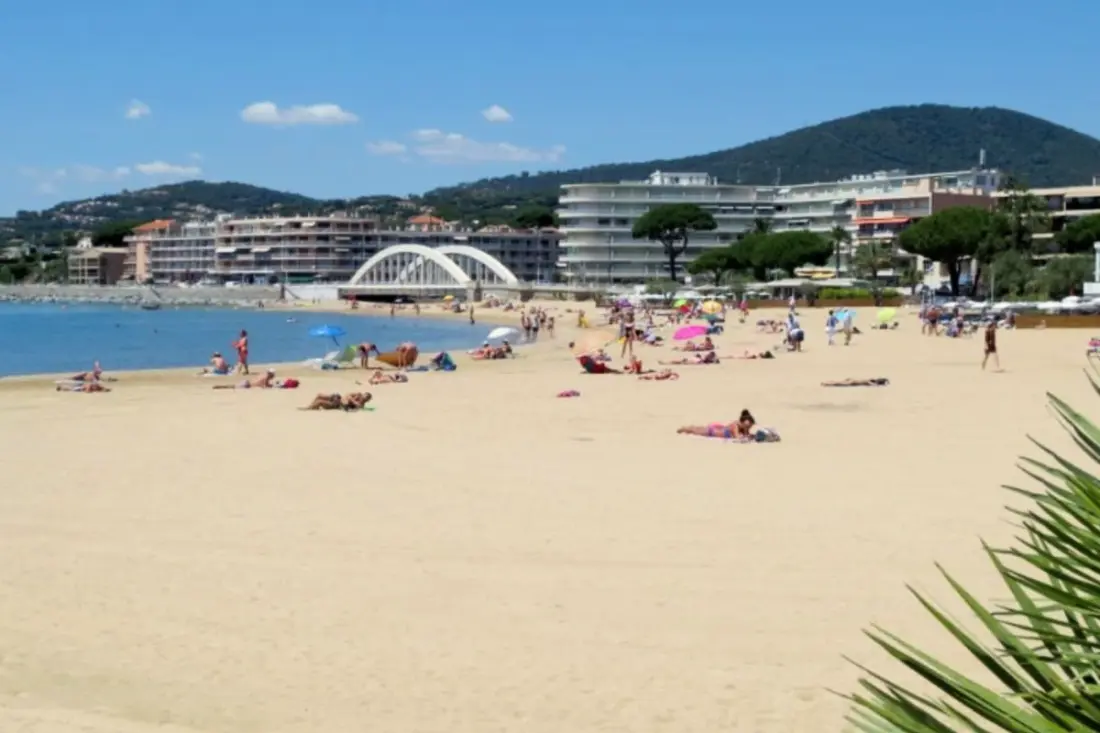 T2 Calme Avec Terrasse • Proche Centre Et Plage