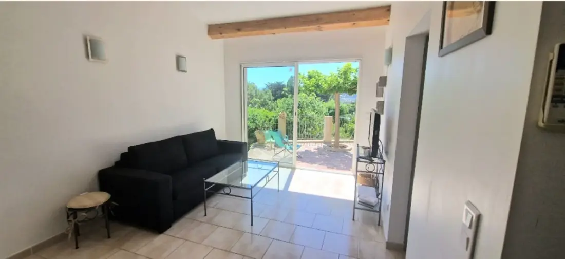 T2 Calme Avec Terrasse • Proche Centre Et Plage