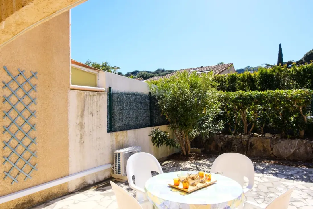 Appartement Avec Jardin Plage à 4 Mns à Pied