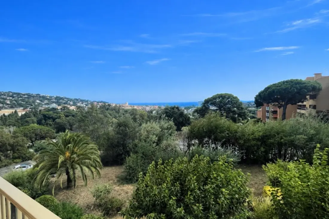 Horizon Bleu Avec Terrasse à Sainte-maxime