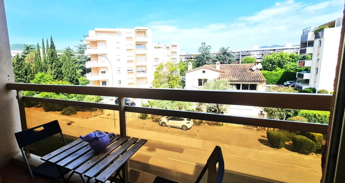Beau Studio Avec Balcon - Proche Plage