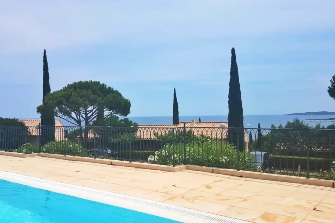 Bel Appartement Avec Piscine à Sainte-maxime