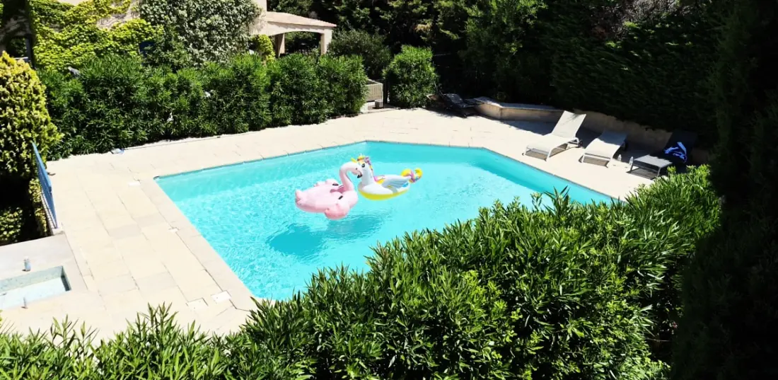 Maison Avec Jardin, Terrasse Et Piscine