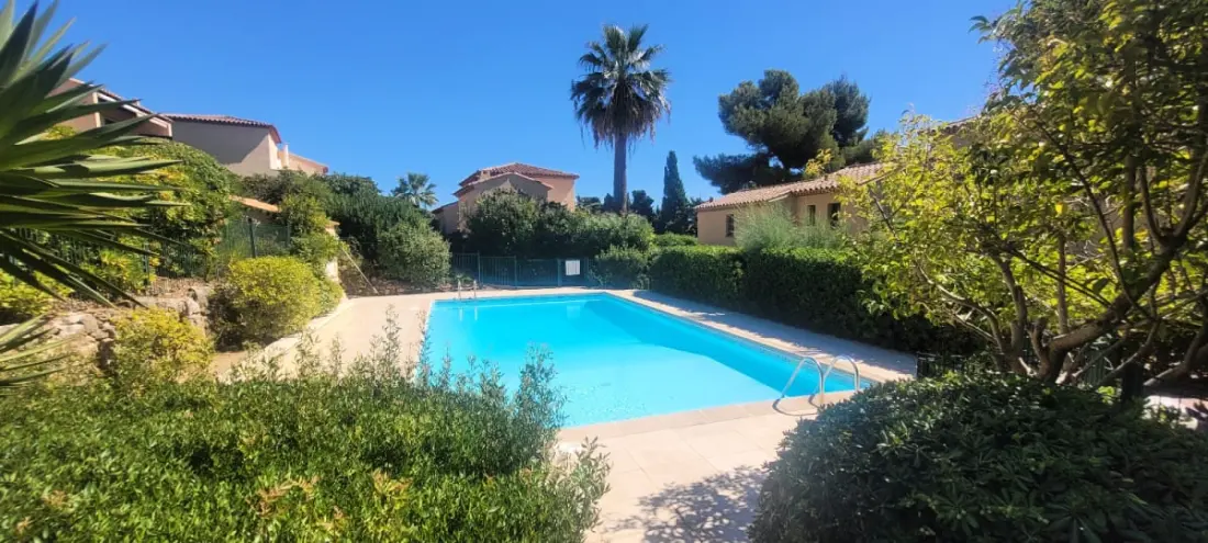 Maison Moderne Avec Vue Mer à Sainte-maxime