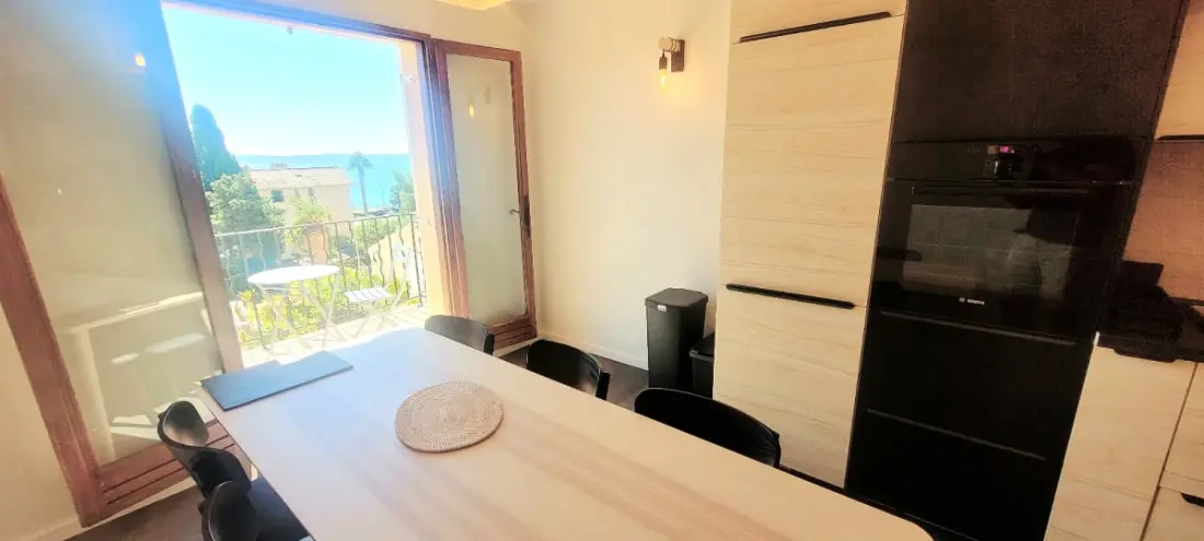 Maison Moderne Avec Vue Mer à Sainte-maxime