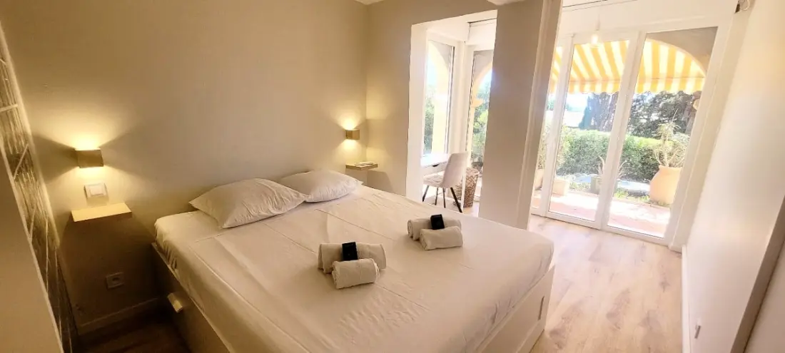 Maison Moderne Avec Vue Mer à Sainte-maxime