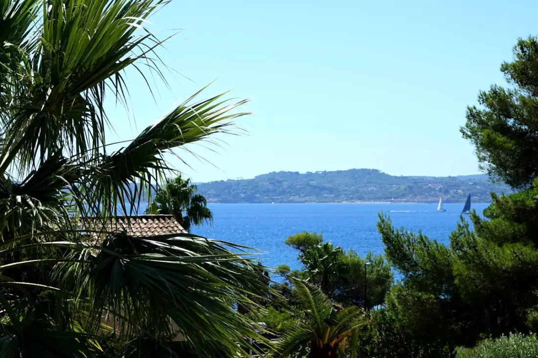 Maison Moderne Avec Vue Mer à Sainte-maxime