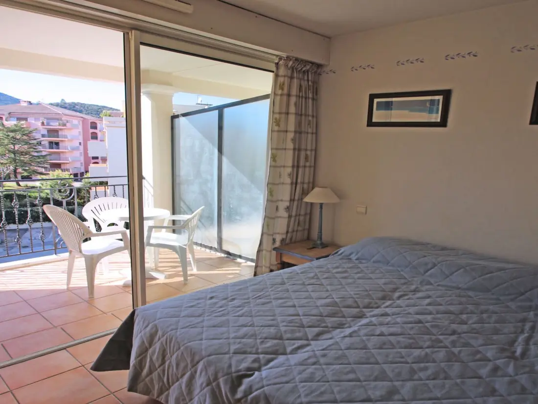 Résidence Apartment Port marine T4 mit Pool Residenz