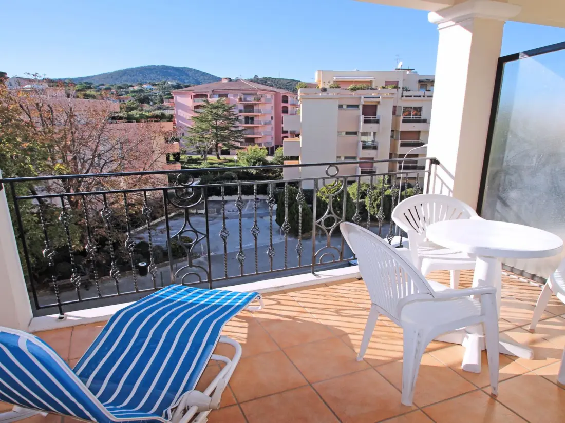 Résidence Apartment Port marine T4 mit Pool Residenz