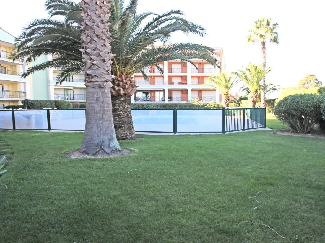Résidence Apartment Port marine T4 mit Pool Residenz