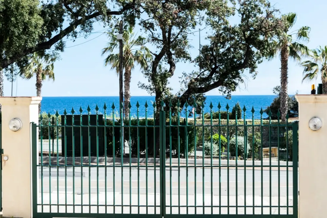 T2 Avec Piscine Et Pétanque