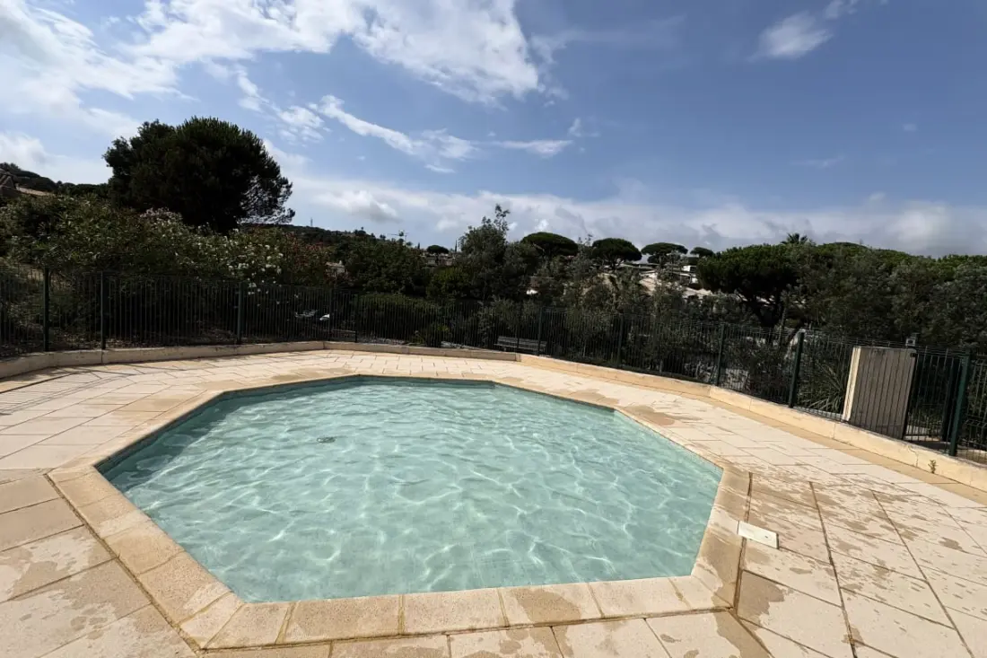 Studio Vue Mer Avec Terrasse Et Piscine Partagée