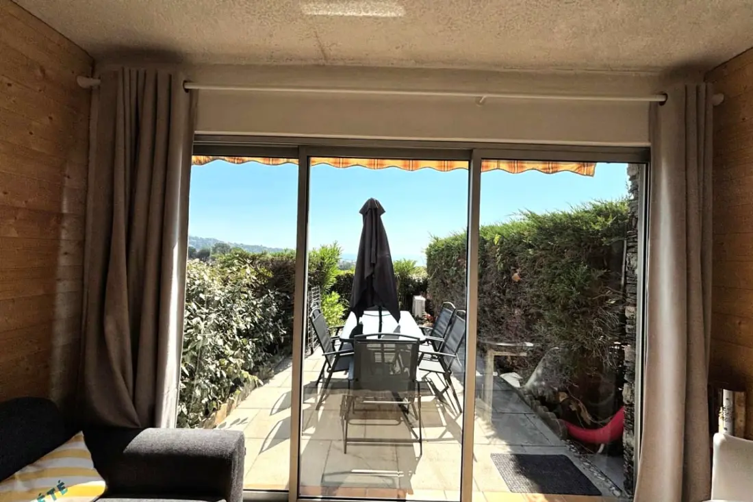 Studio Vue Mer Avec Terrasse Et Piscine Partagée