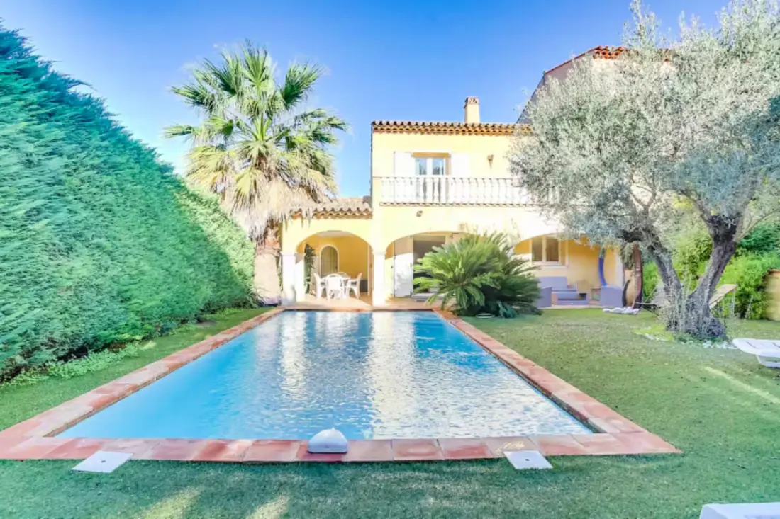 Villa Avec Piscine Chauffée à Sainte-maxime