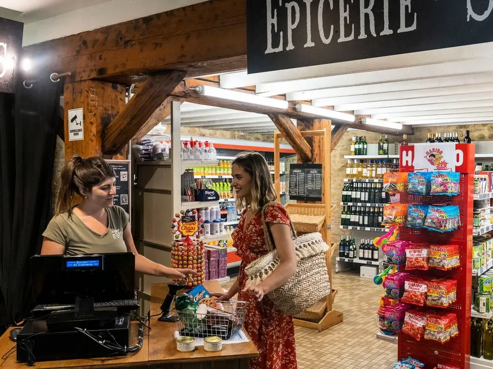 Camping Romanée Les Grottes de Roffy4 étoiles★★★★