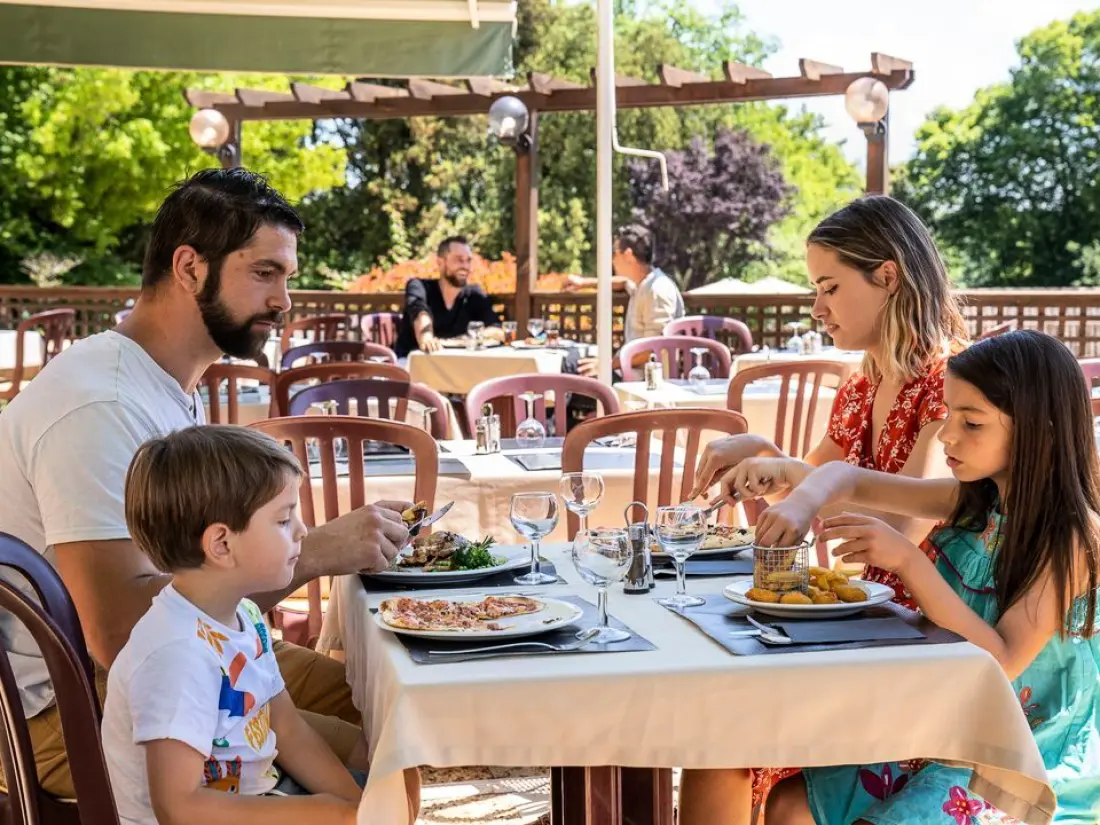 Camping Romanée Les Grottes de Roffy 4 étoiles★★★★