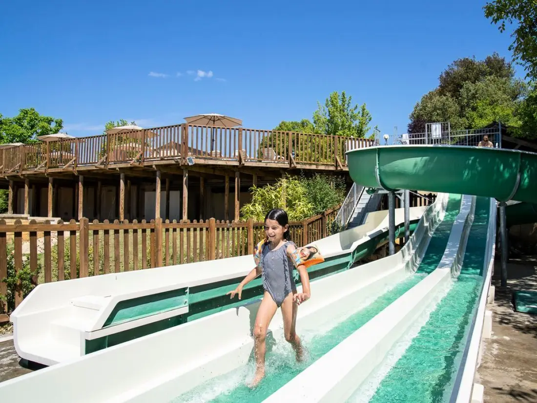 Camping Romanée Les Grottes de Roffy 4 étoiles★★★★