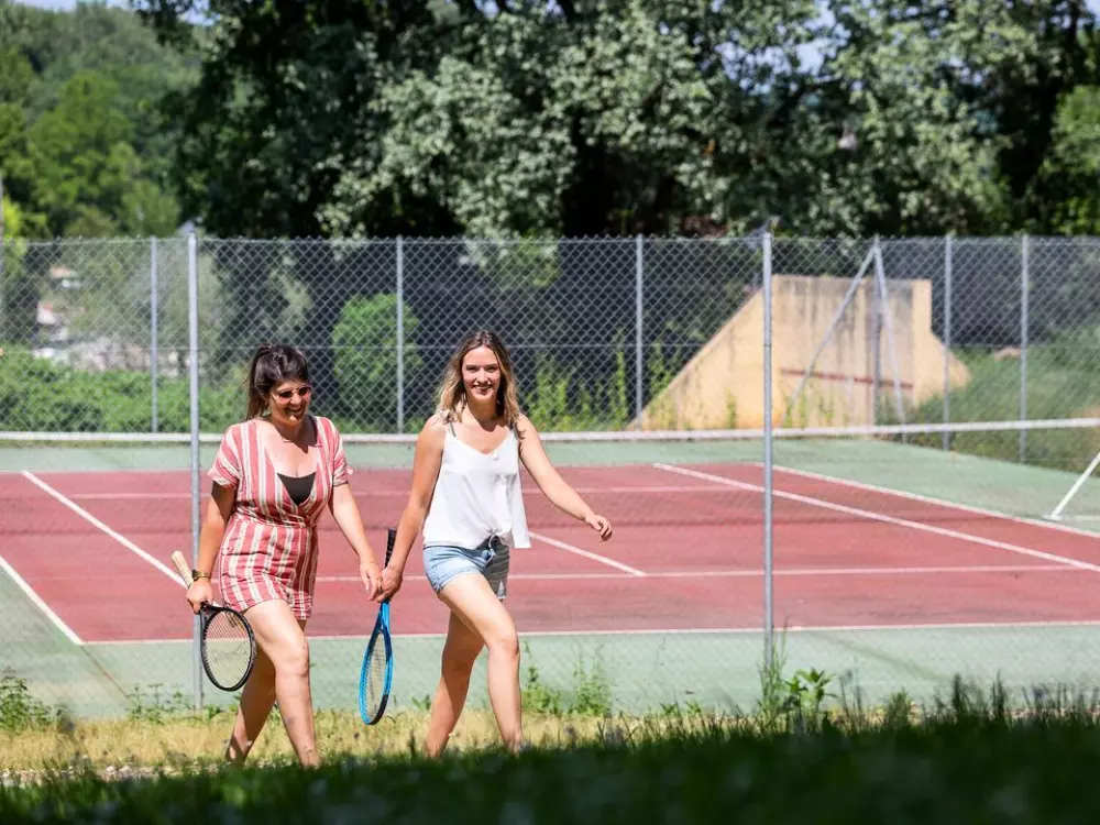 Camping Romanée Les Grottes de Roffy4 étoiles★★★★